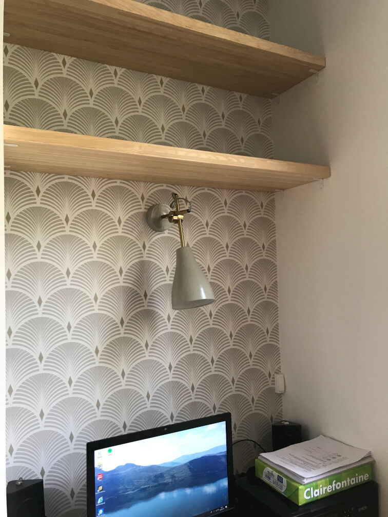 bureau personnalisé avec du papier peint